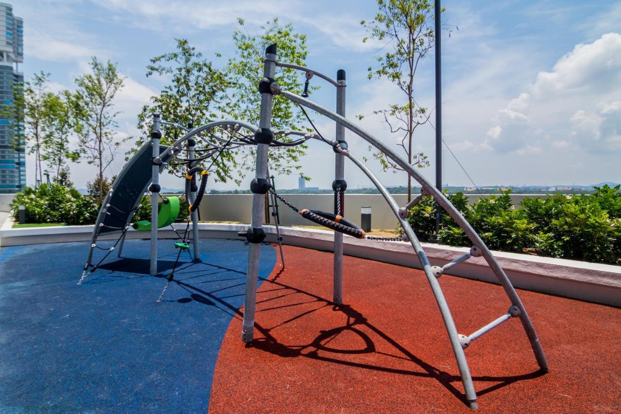 Almas Suites By Subhome Nusajaya  Eksteriør bilde