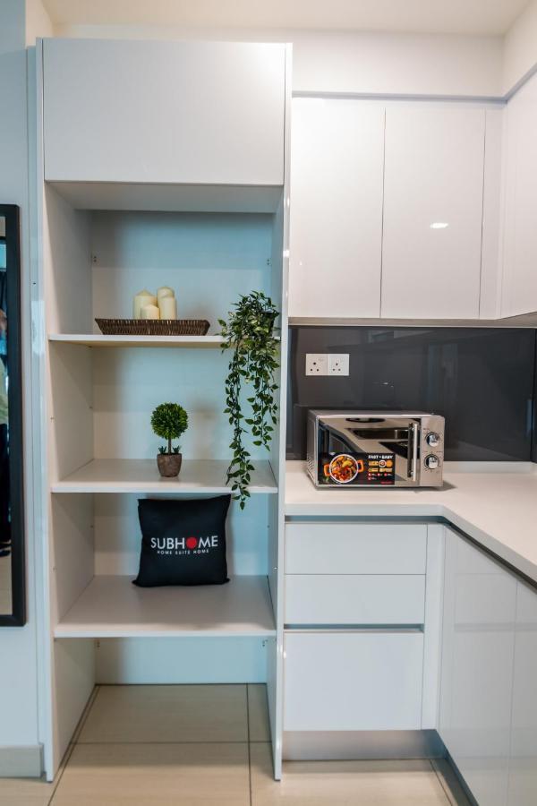 Almas Suites By Subhome Nusajaya  Eksteriør bilde