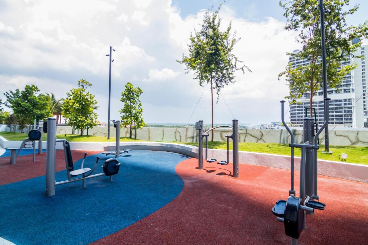 Almas Suites By Subhome Nusajaya  Eksteriør bilde