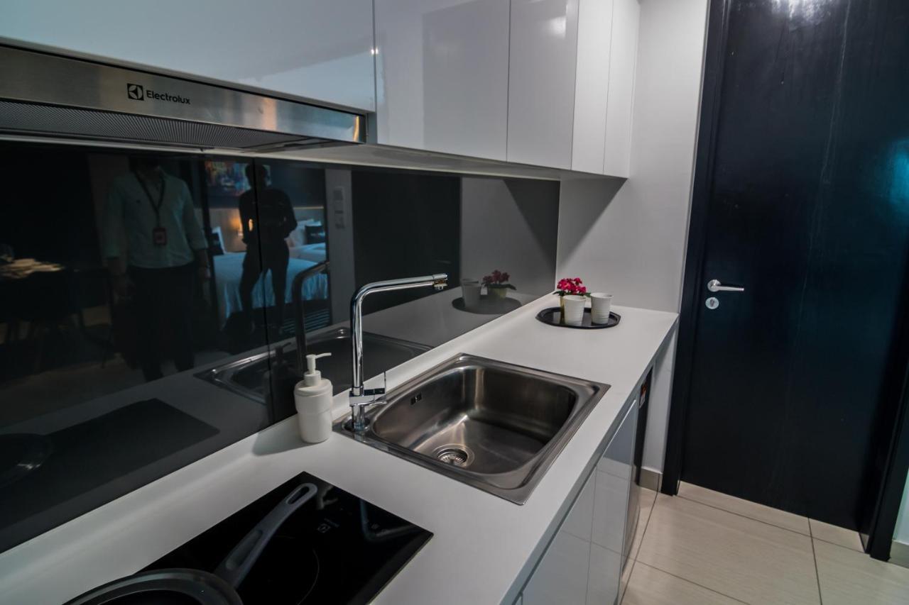 Almas Suites By Subhome Nusajaya  Eksteriør bilde